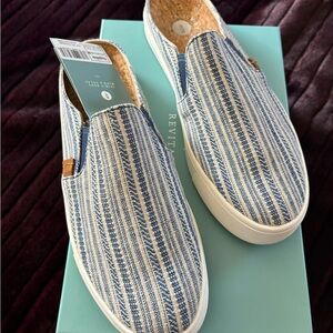 REVITALIGN Esplanade - NWT  8.5 Blue Stripe Slip-On Shoes.